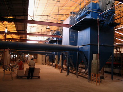 袋式除塵器在陶瓷行業(yè)噴霧干燥塔上的應(yīng)用 袋式除塵器在陶瓷行業(yè)噴霧干燥塔上的應(yīng)用